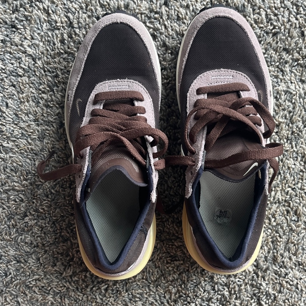 Nike Brown and Black Sneakers with Leather Upper